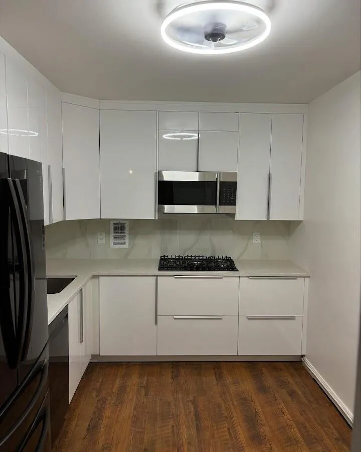 Renovated kitchen with quartz countertops in Robinson